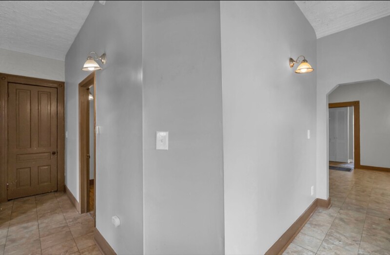 Building Photo - 114 Jay St