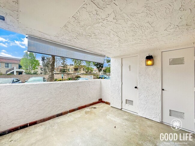 Building Photo - Bright 2BD/2BA Corner Unit Condo in Mira Mesa with Dual En-Suite Baths, Patio & Pool