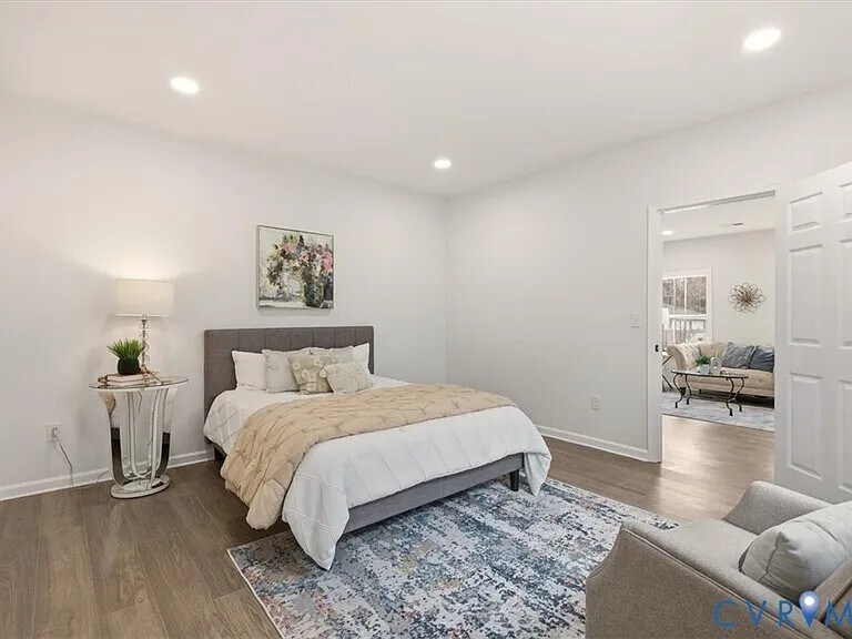 Building Photo - 724 Wilson St