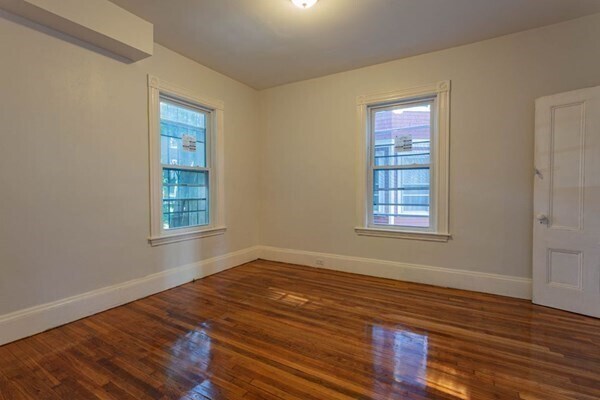 Building Photo - 19 Paul Gore St