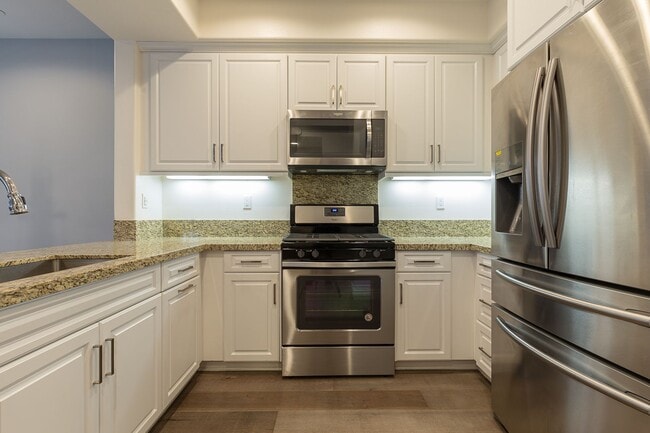 Building Photo - 2 Bedroom 2.5 Bath Townhome near Seabridge...