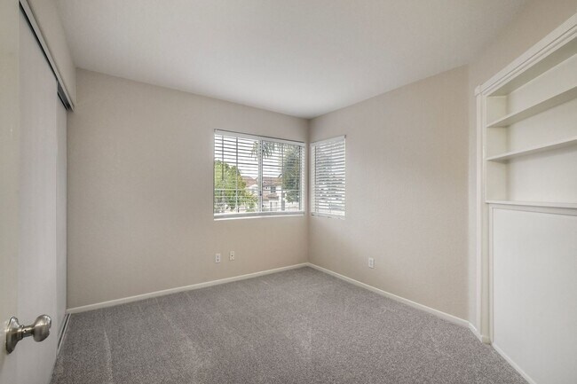 Building Photo - 3Bed/2.5Bath in Alacima Community~ Los Alamos