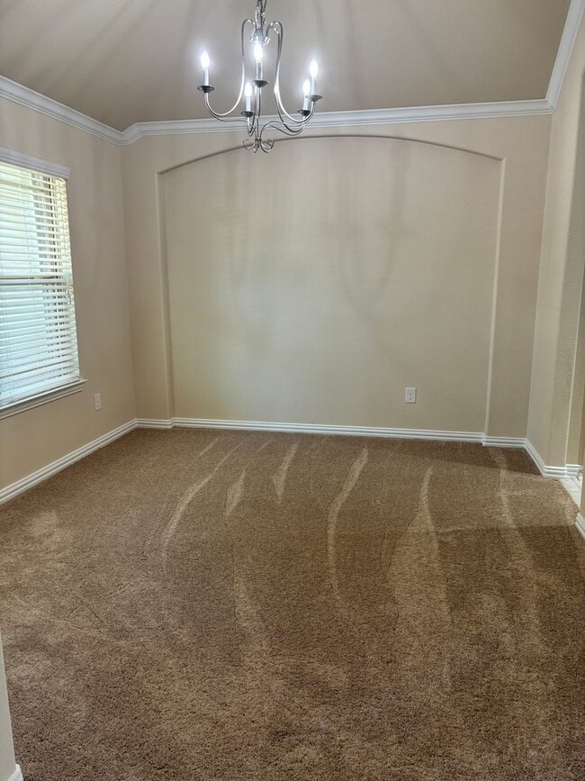Building Photo - 3/2/2 Ready to Go! Located on the greenbelt!