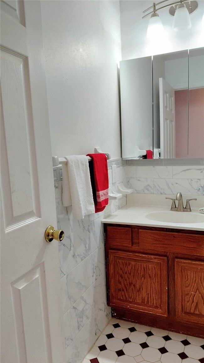 Building Photo - 961 Villa Gran Way