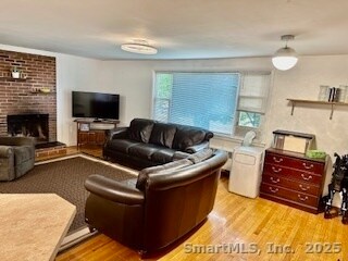 Building Photo - 422 S Main St