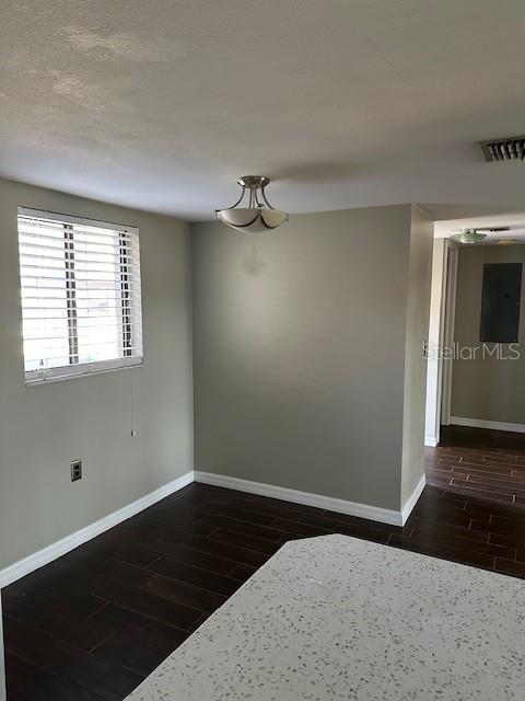 Building Photo - 2683 Sabal Springs Cir