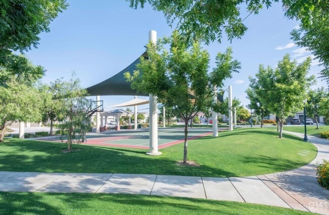 Building Photo - 13600 Pixton Ave