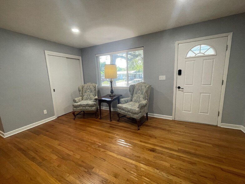 Building Photo - 4007 Aldington Dr