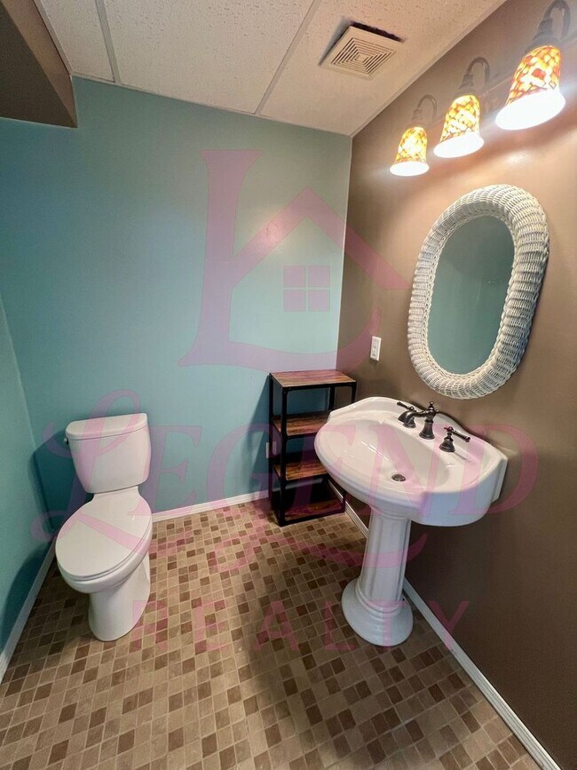 Building Photo - MOVE IN READY - Atrium Ranch for Rent in O'Fallon, MO – 3 Bed, 2.5 Bath with Finished Basement & ...