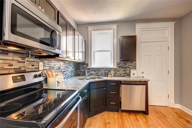 Building Photo - Fantastic 2bd/1ba home! Let yourself in!