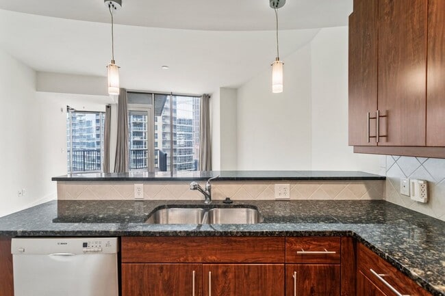 Building Photo - 1080 Peachtree St NE