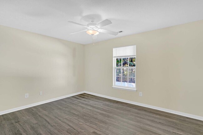 Building Photo - 3319 Reades Way