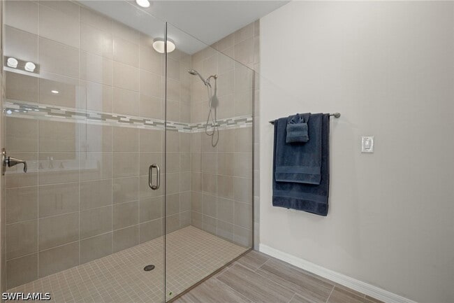 Building Photo - 14680 Edgewater Cir