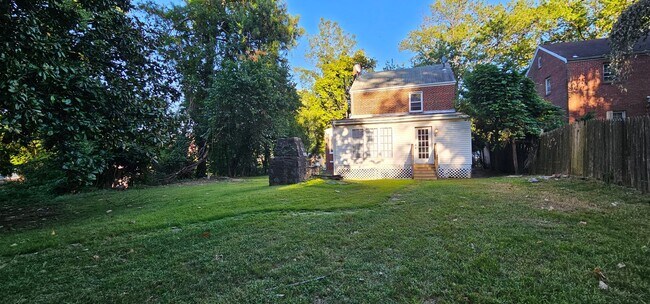 Building Photo - 3744 Camden St SE