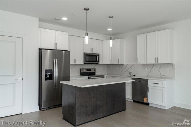 Building Photo - 31847 Gabby Ct