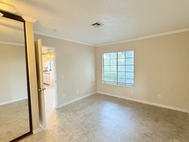 Building Photo - Inviting Rancho Peñasquitos Condo with Poo...