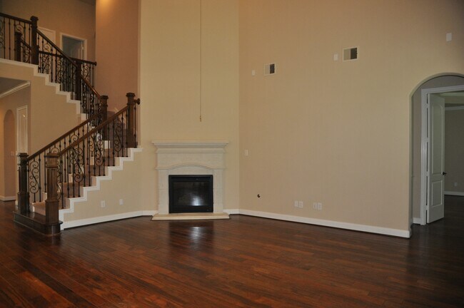 Building Photo - 27619 Lodgemist Ct