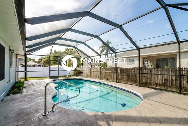 Building Photo - 2 Bedroom Pet-Friendly Home in Venice, FL with Main Street Renewal