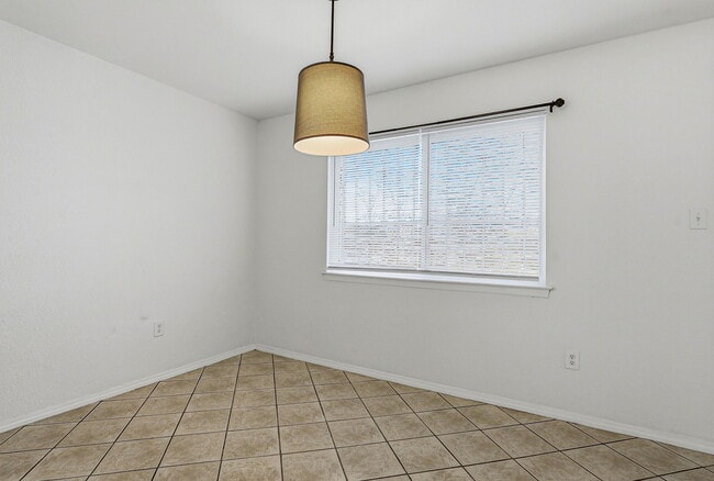 Building Photo - 10837 Gemstone St