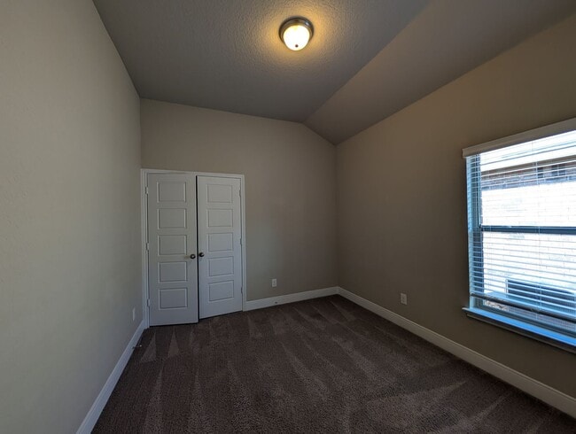 Building Photo - 3/2/2 Duplex / Less than 1 Mile to Gruene / Fridge Included/ Gas Cooking / Covered Patio / CISD