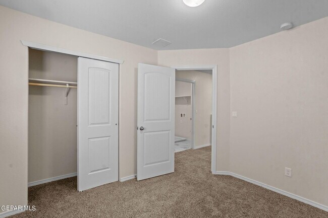 Building Photo - 11506 Summer Dr