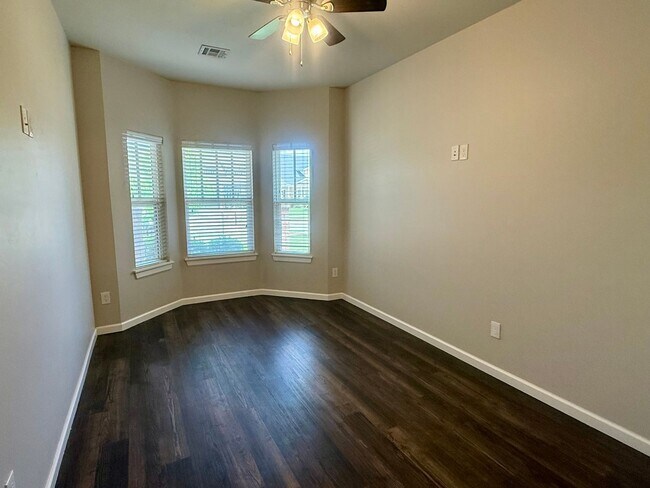 Building Photo - Beautiful 2 Bed 2 Bath!