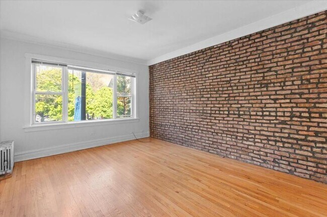 Primary Photo - 3 bedroom in Chicago IL 60614