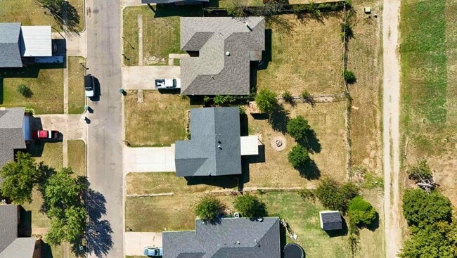 Building Photo - 603 Seminole Dr