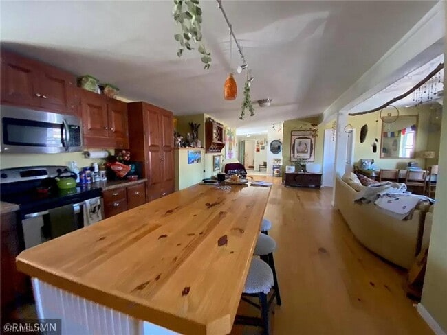 Building Photo - 206 2nd Ave