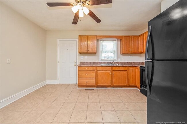 Building Photo - 1203 Turnpike Rd