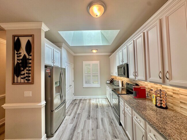 Building Photo - Modern Comfort in Fletcher Oaks – 3BR/2BA ...