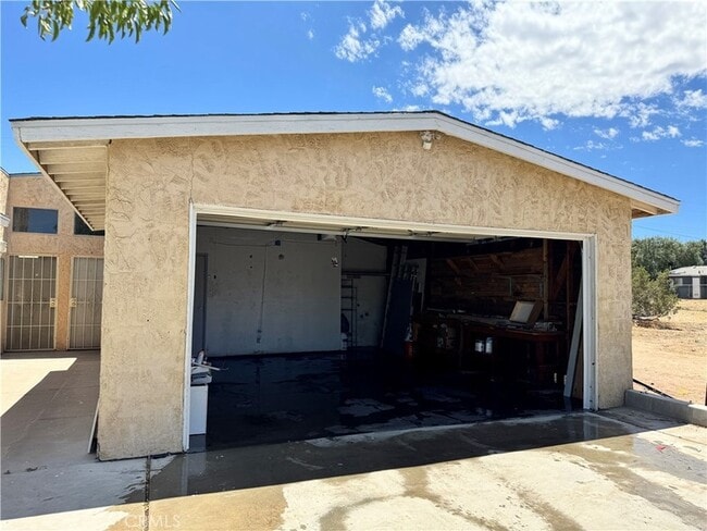 Building Photo - 16209 Juniper St