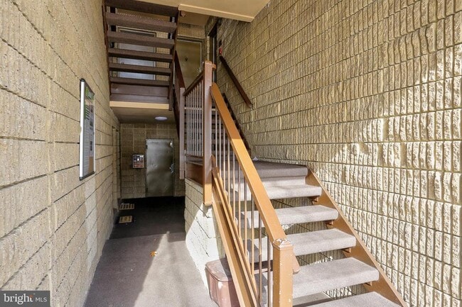 Building Photo - 6009 Majors Ln