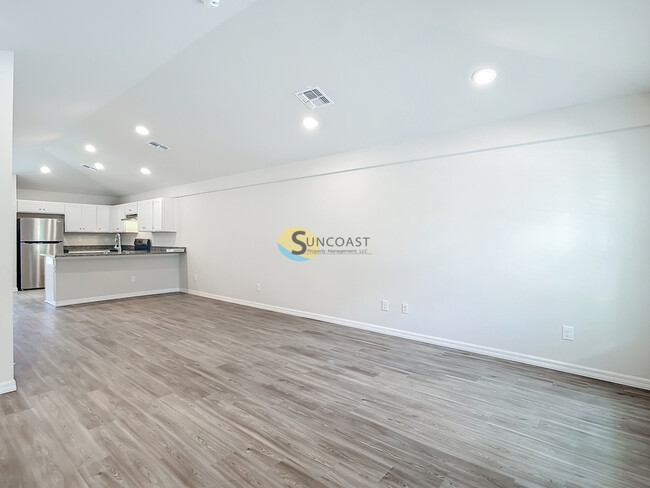 Building Photo - 6357 Spinnaker Blvd