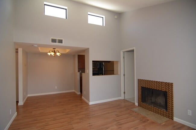 Building Photo - Recently Remodeled 2 Bedroom 2 Bath Condo!...