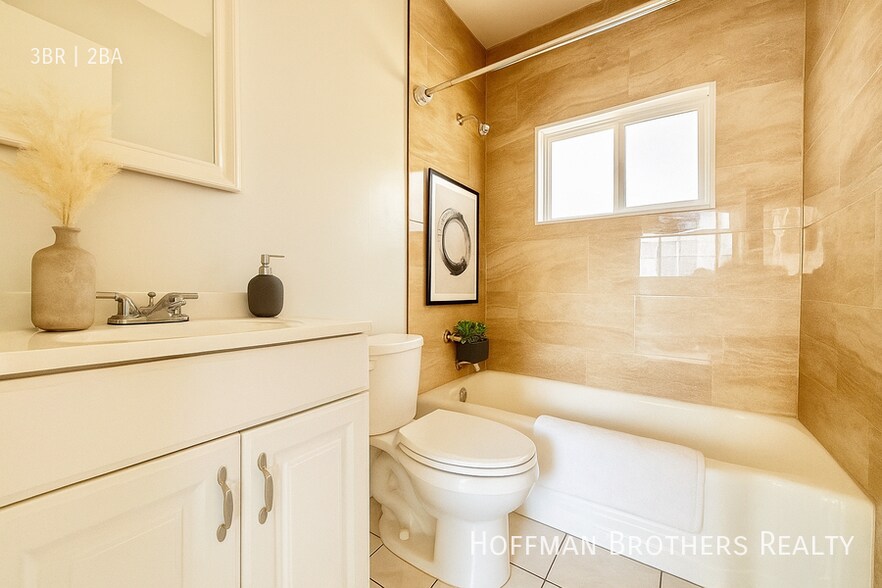 Building Photo - 5419 Harold Way