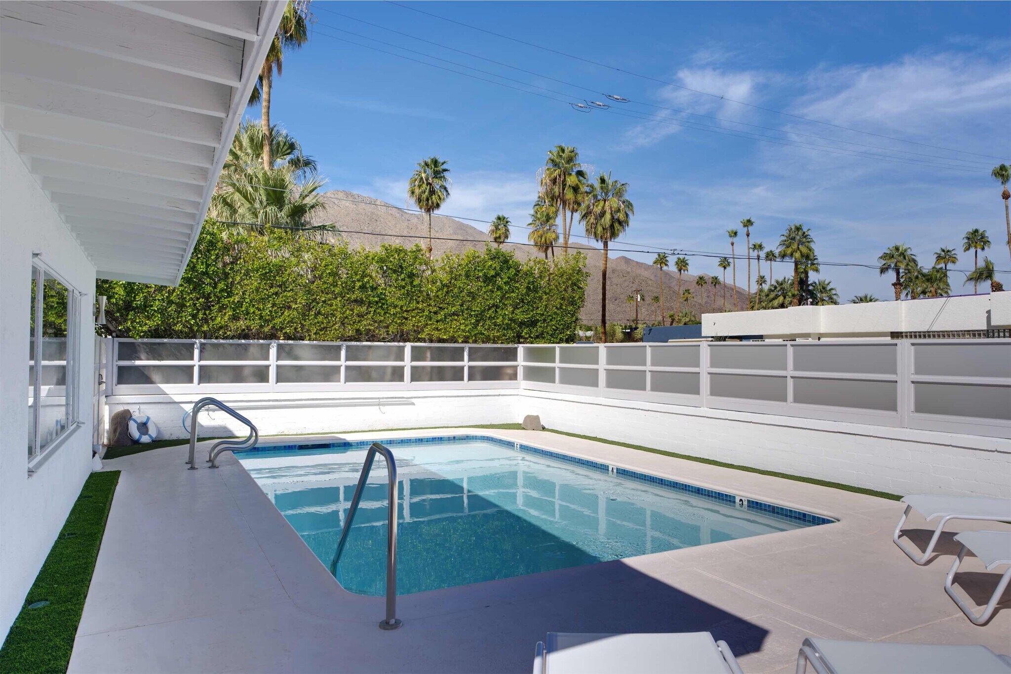 Building Photo - 975 E Camino Parocela