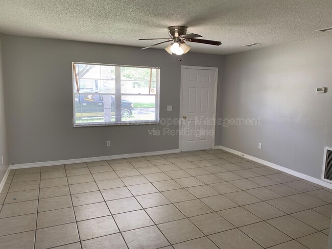 Building Photo - 57 6th St