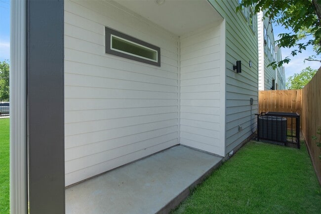 Building Photo - 9309 Jutland Rd