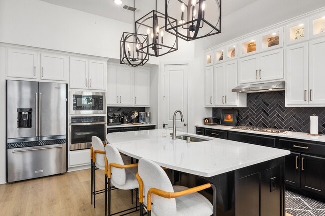 Building Photo - 17910 McClary Cardinal Dr