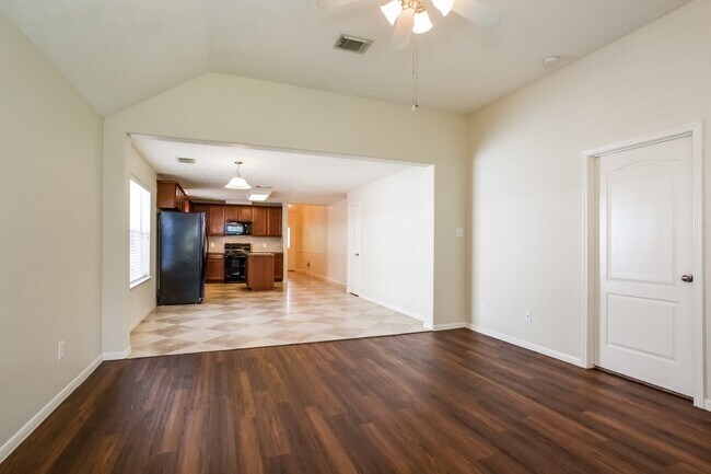 Building Photo - 30723 Ginger Trace Dr