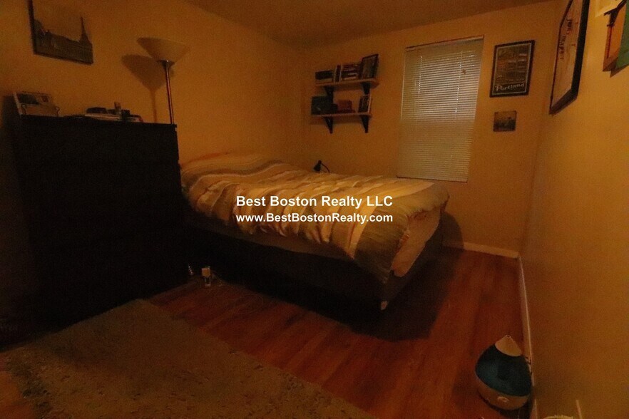 Building Photo - 429 Franklin St