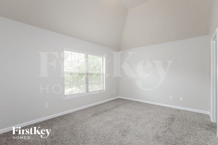 Building Photo - 394 Plymstock Dr