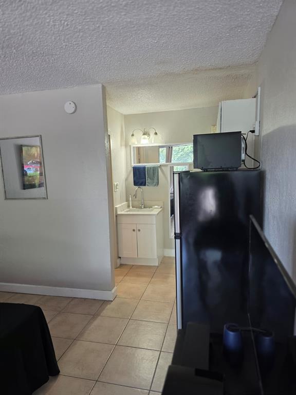 Building Photo - 7900 S Orange Blossom Trail