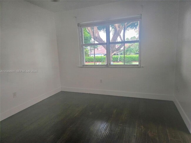 Building Photo - 6001-6114 NW 114th Ct