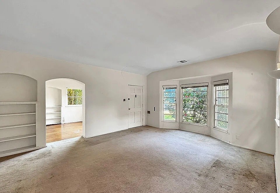 Building Photo - 844 25th St