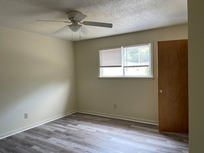 Building Photo - 6022 Springside Ln