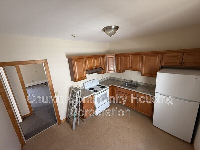 Building Photo - 171 Conanicus Ave