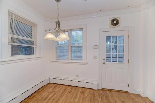 Building Photo - 6833 S Cregier Ave