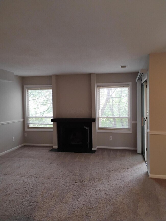 Building Photo - 1475 Cliff Ct